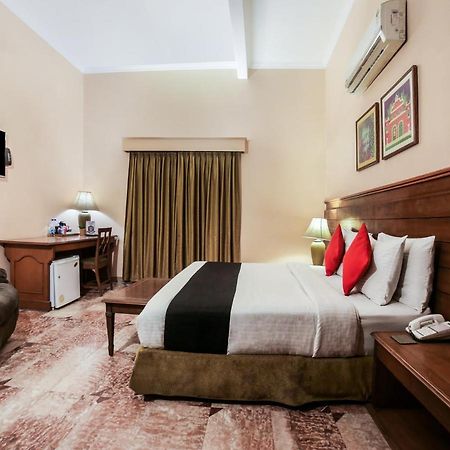 Capital O 10953 Dayal Lodge - A Boutique Hotel Agra  Exterior photo